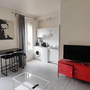 Appartement Charming Parisian Studio!, Ivry-sur-Seine
